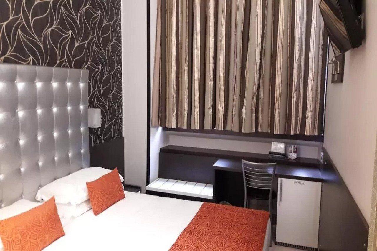 โฮเต็ล เพียเซ็นซ่า Hotel มิลาน ภายนอก รูปภาพ