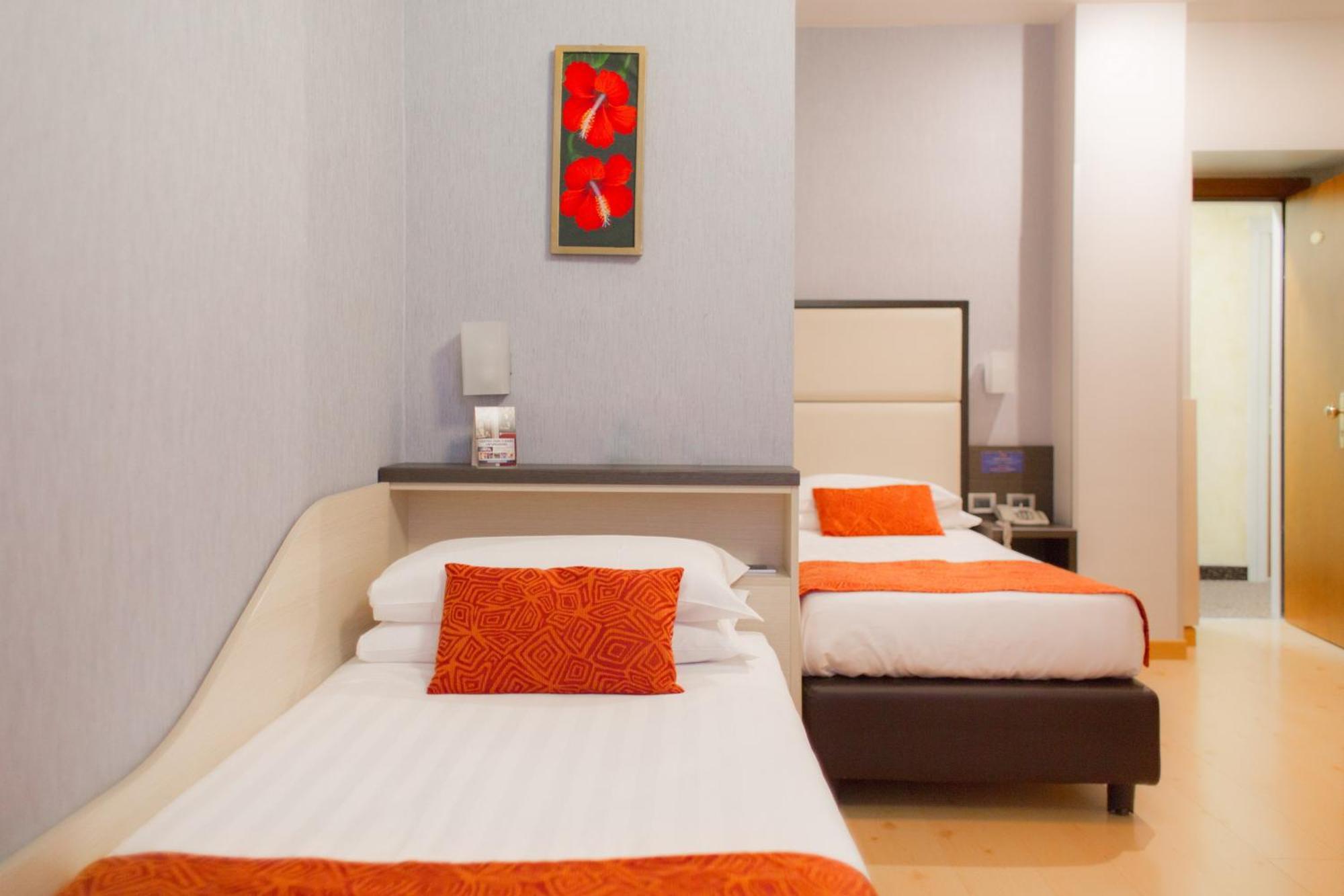 โฮเต็ล เพียเซ็นซ่า Hotel มิลาน ภายนอก รูปภาพ