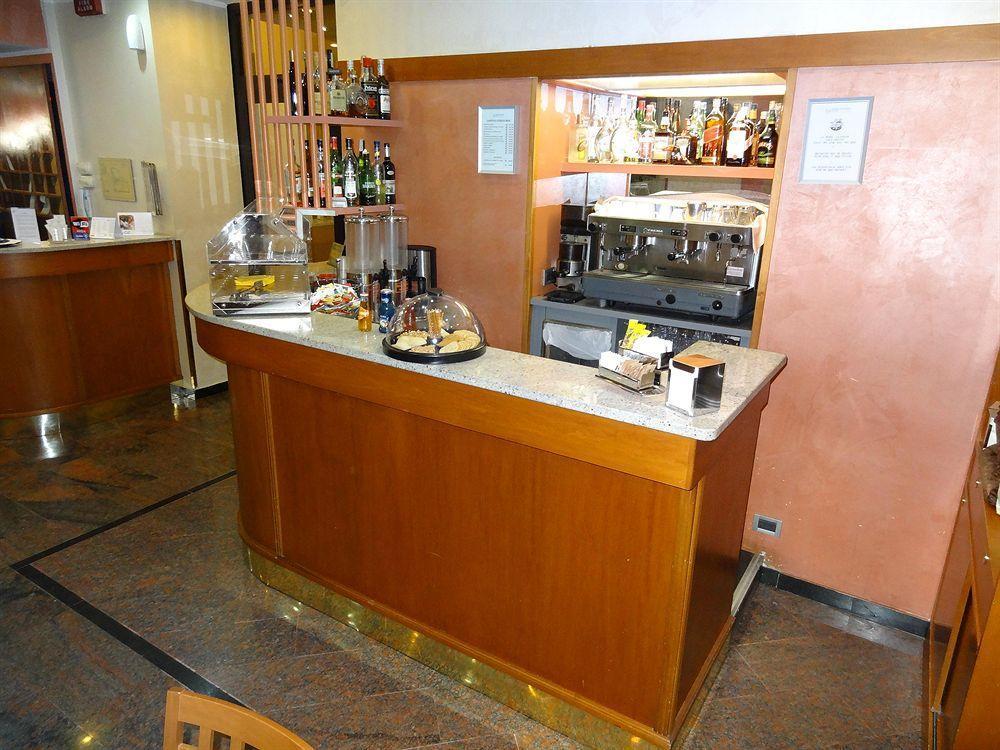 โฮเต็ล เพียเซ็นซ่า Hotel มิลาน ภายนอก รูปภาพ