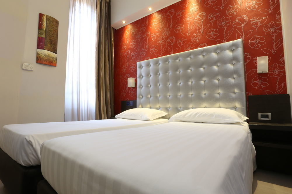 โฮเต็ล เพียเซ็นซ่า Hotel มิลาน ภายนอก รูปภาพ