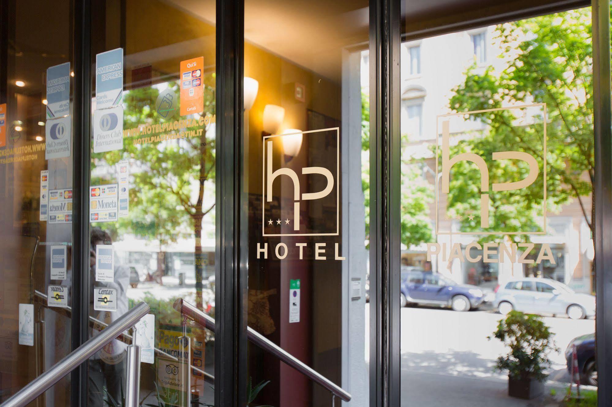โฮเต็ล เพียเซ็นซ่า Hotel มิลาน ภายนอก รูปภาพ