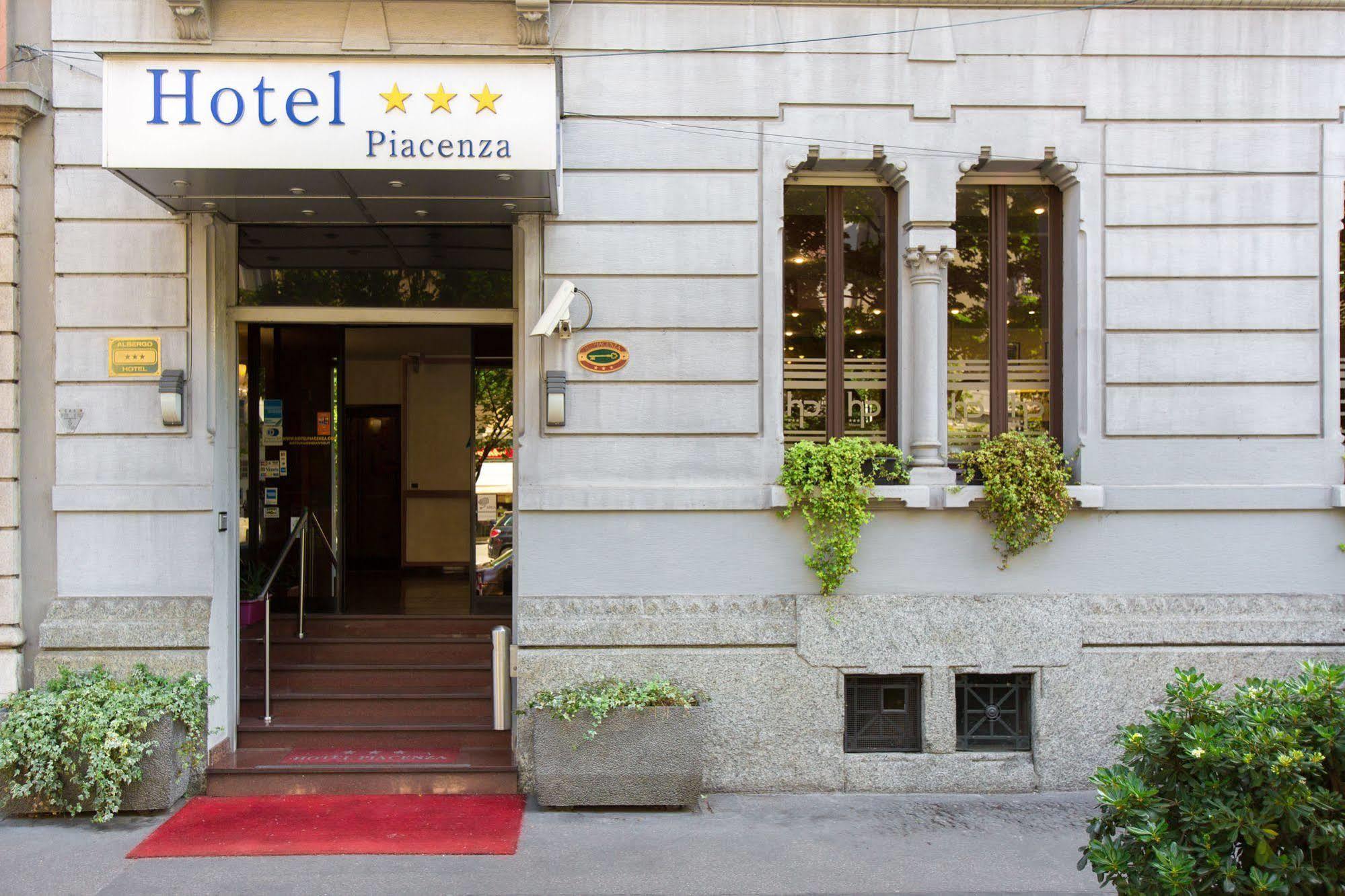 โฮเต็ล เพียเซ็นซ่า Hotel มิลาน ภายนอก รูปภาพ